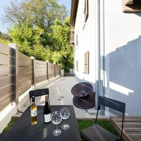 Villa Savoyarde Avec Jacuzzi Vila