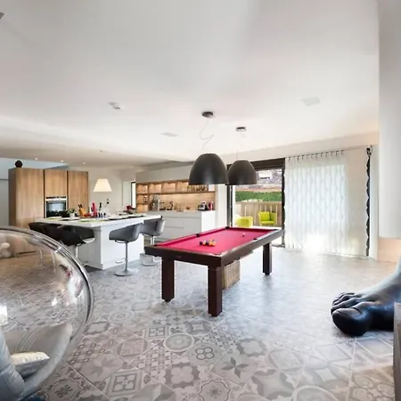 Villa Savoyarde Avec Jacuzzi Vila *